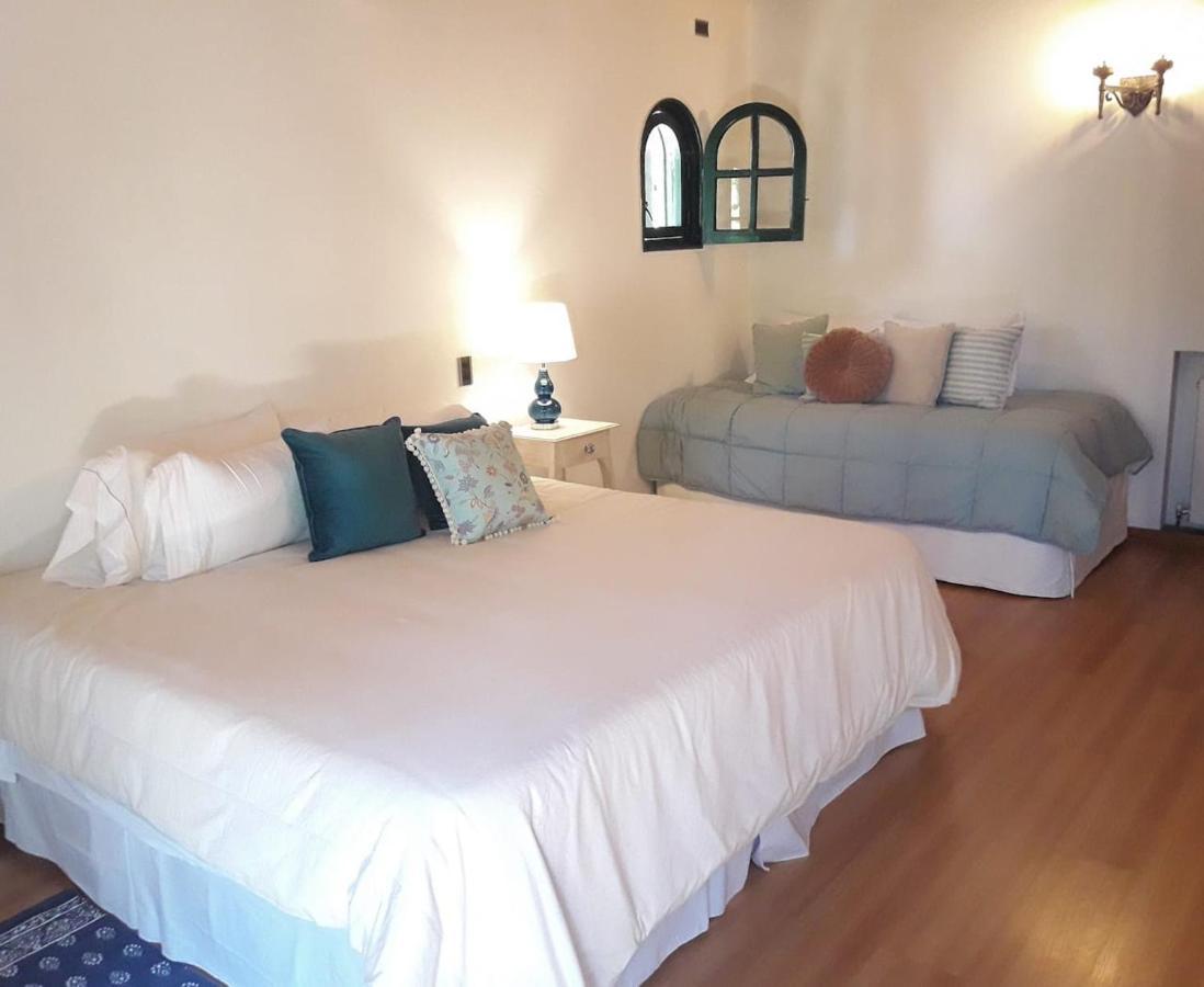 Hotel Casona La Chiquita Chacras de Coria Esterno foto