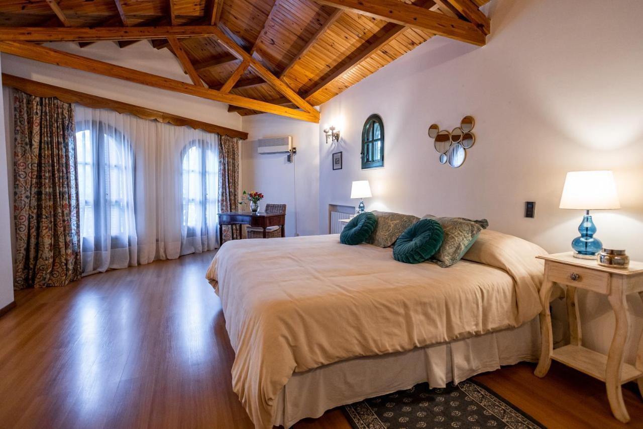 Hotel Casona La Chiquita Chacras de Coria Esterno foto