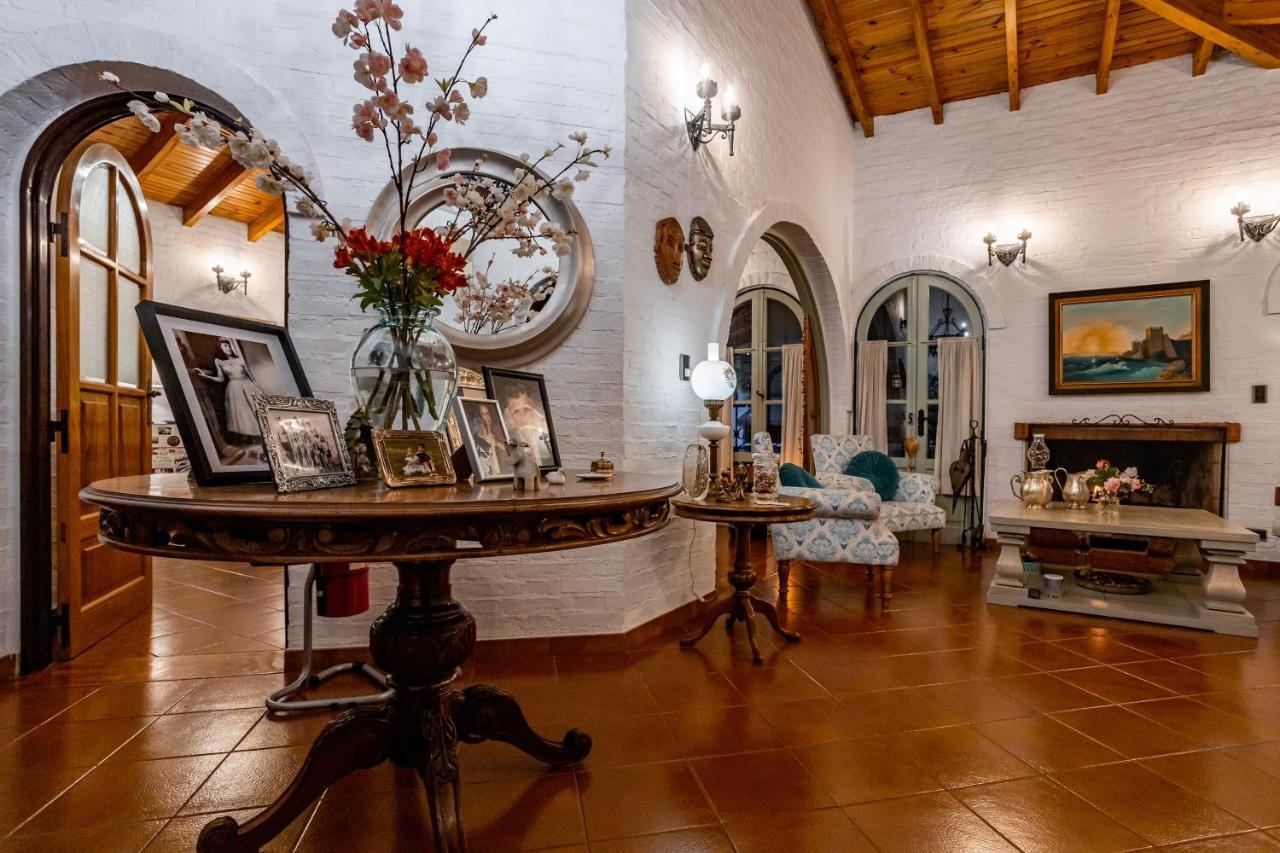 Hotel Casona La Chiquita Chacras de Coria Esterno foto