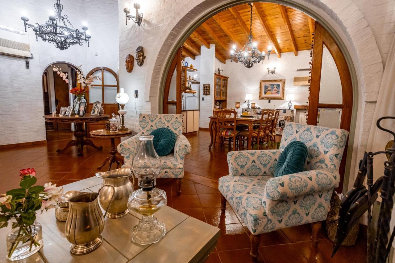 Hotel Casona La Chiquita Chacras de Coria Esterno foto