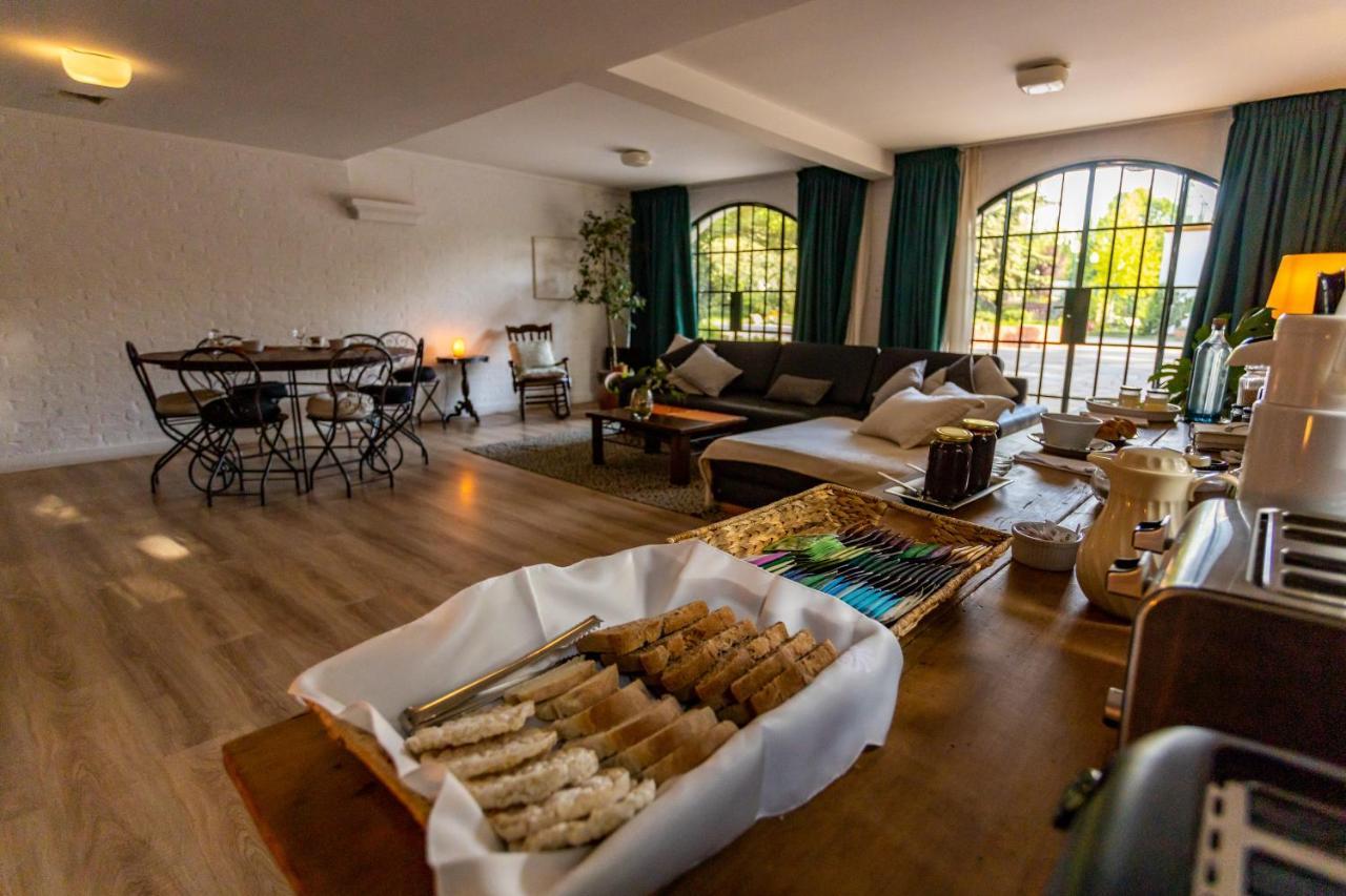 Hotel Casona La Chiquita Chacras de Coria Esterno foto