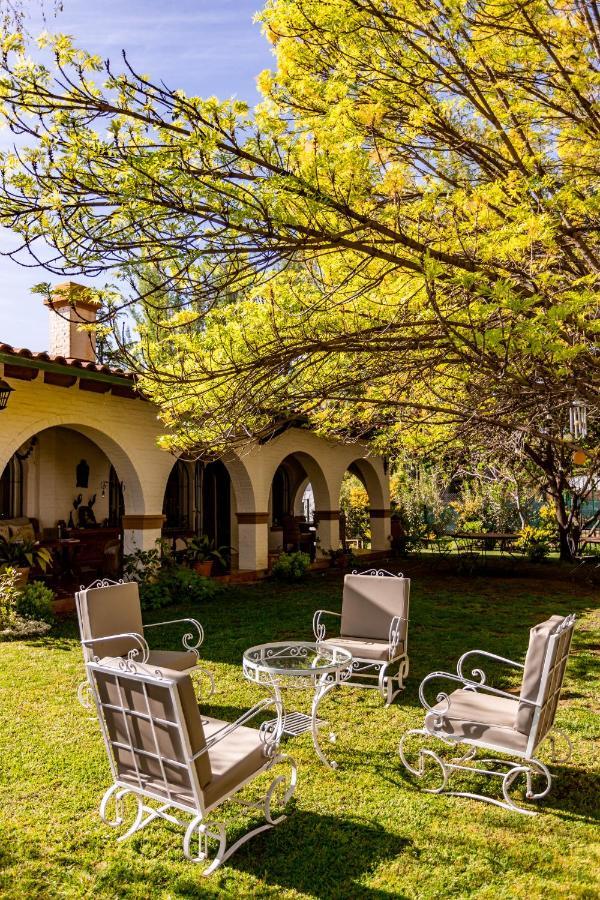 Hotel Casona La Chiquita Chacras de Coria Esterno foto