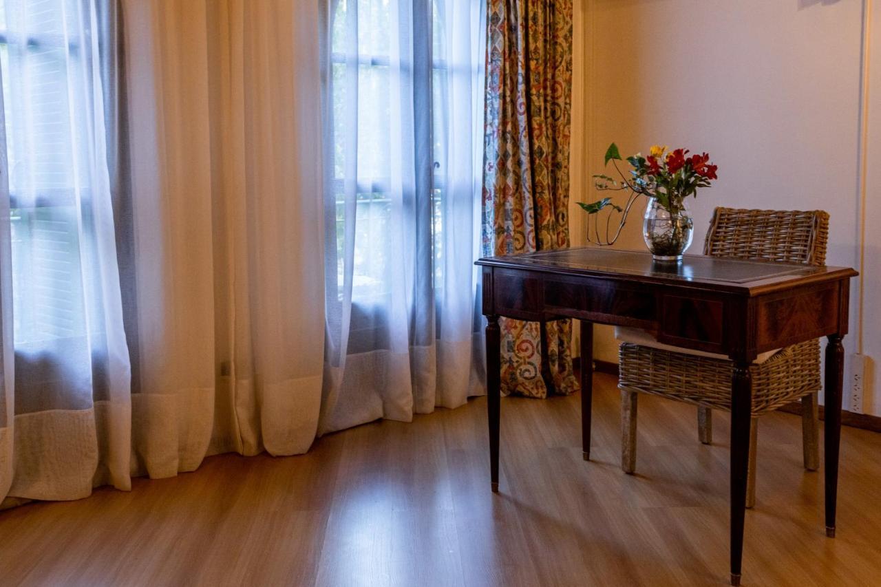 Hotel Casona La Chiquita Chacras de Coria Esterno foto