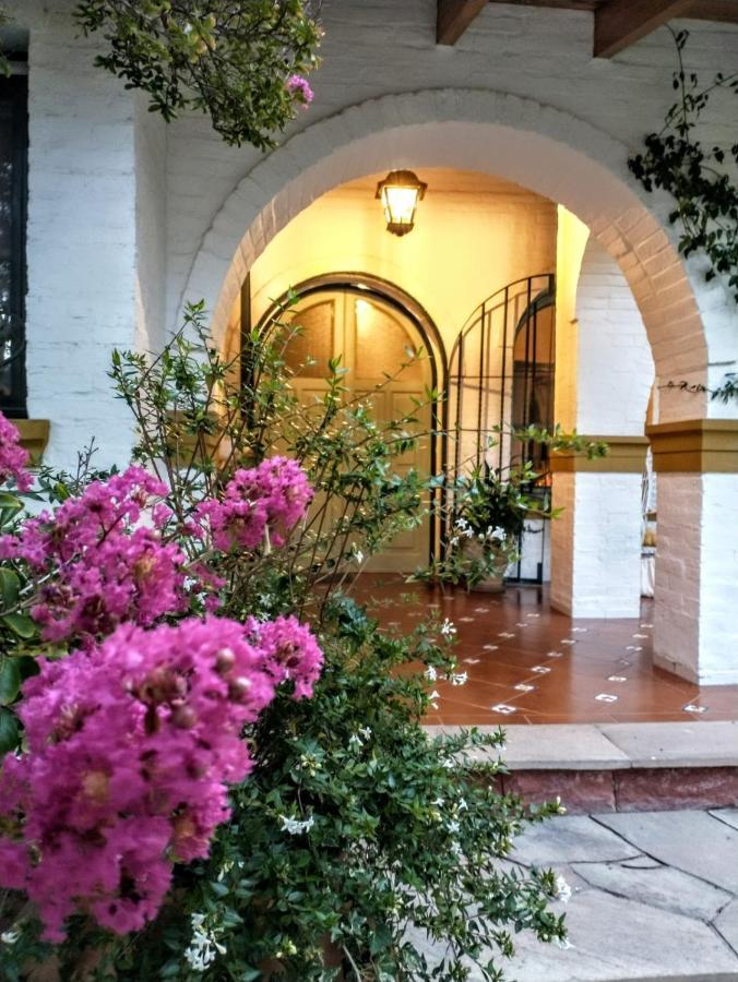 Hotel Casona La Chiquita Chacras de Coria Esterno foto